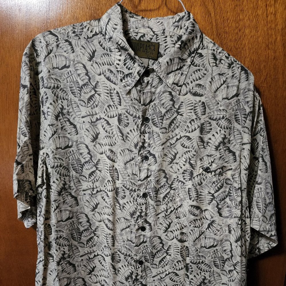 Men's Large Utopia Cream Gray Silk Floral Print Short Sleeve Button Down Shirt